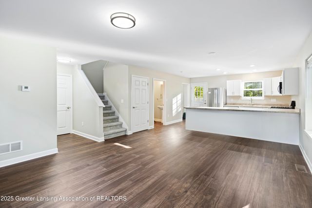 1927 Teel Avenue, Lansing, MI 48910