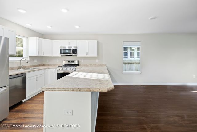 1927 Teel Avenue, Lansing, MI 48910