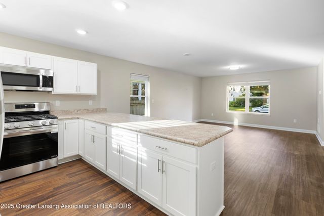 1927 Teel Avenue, Lansing, MI 48910