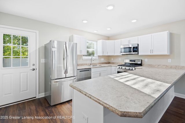 1927 Teel Avenue, Lansing, MI 48910