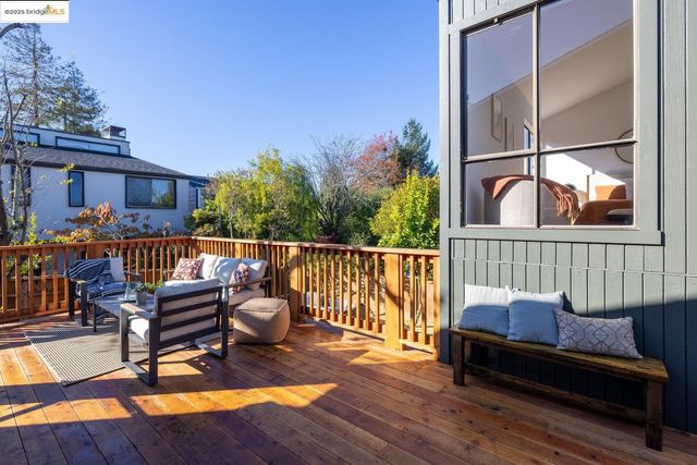 568 Vistamont Ave, Berkeley, CA 94708