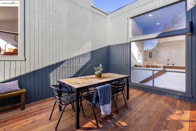 568 Vistamont Ave, Berkeley, CA 94708