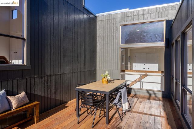 568 Vistamont Ave, Berkeley, CA 94708