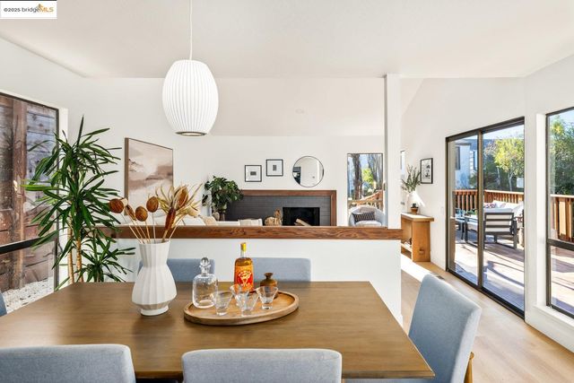 568 Vistamont Ave, Berkeley, CA 94708