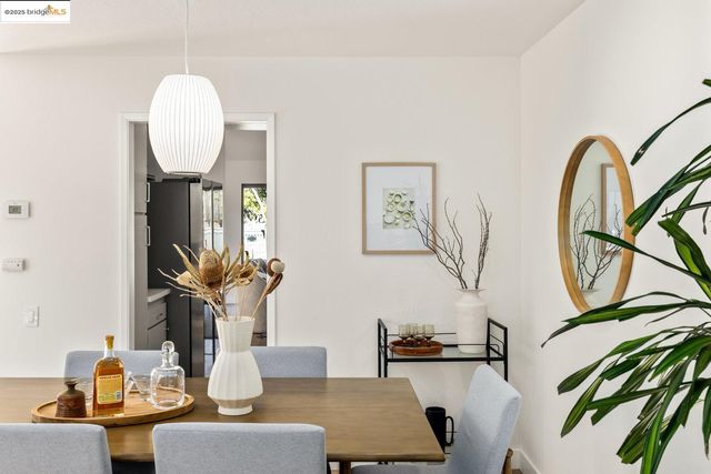 568 Vistamont Ave, Berkeley, CA 94708