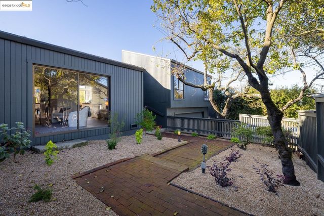 568 Vistamont Ave, Berkeley, CA 94708