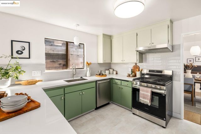 568 Vistamont Ave, Berkeley, CA 94708