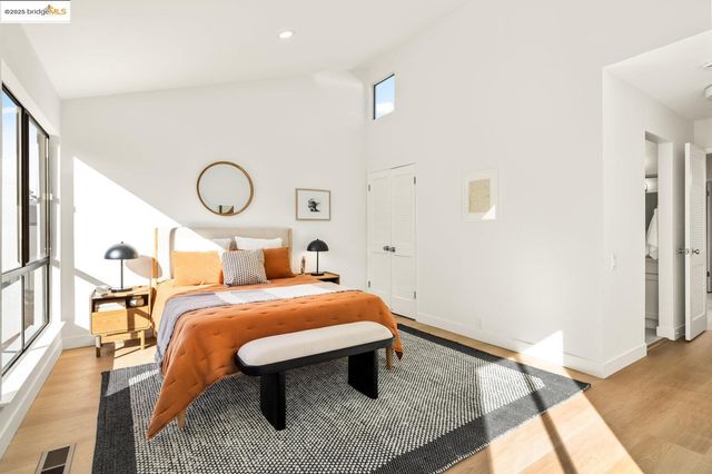 568 Vistamont Ave, Berkeley, CA 94708