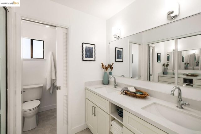 568 Vistamont Ave, Berkeley, CA 94708