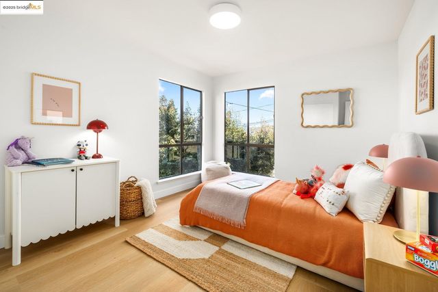 568 Vistamont Ave, Berkeley, CA 94708