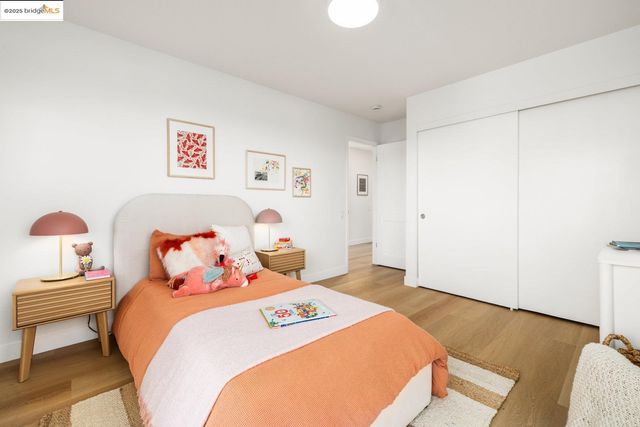 568 Vistamont Ave, Berkeley, CA 94708