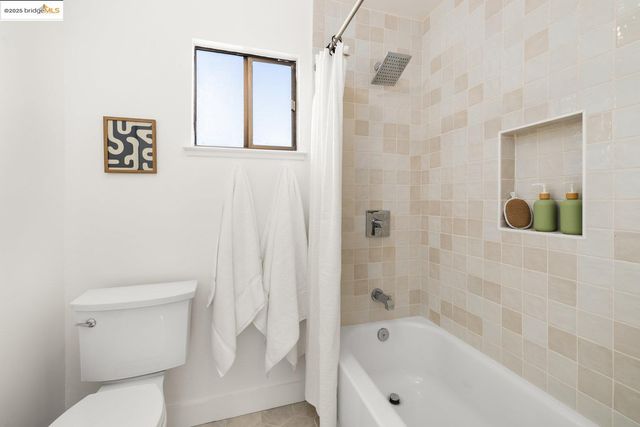 568 Vistamont Ave, Berkeley, CA 94708