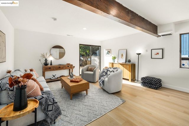 568 Vistamont Ave, Berkeley, CA 94708