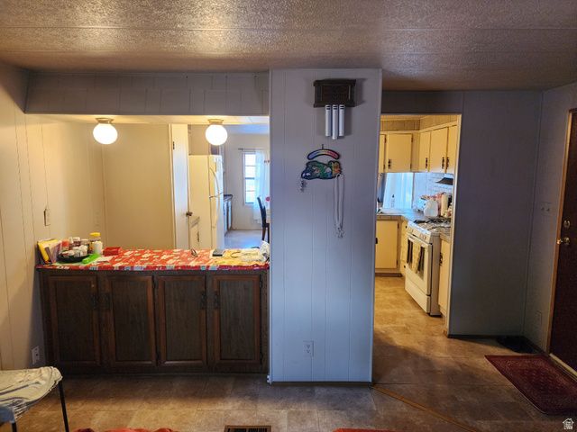 1726 W NORMAN DR, West Valley City, UT 84119