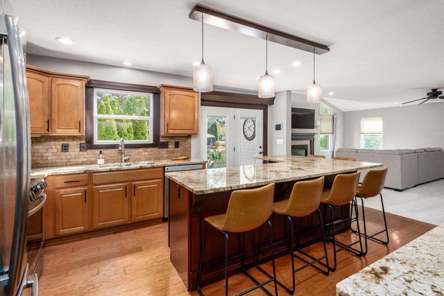 2070 Alum Village Drive, Lewis Center, OH 43035