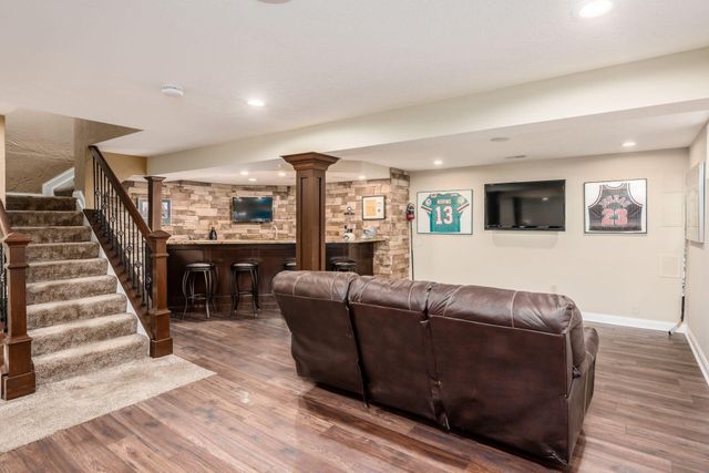 2070 Alum Village Drive, Lewis Center, OH 43035