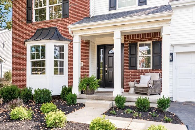 2070 Alum Village Drive, Lewis Center, OH 43035