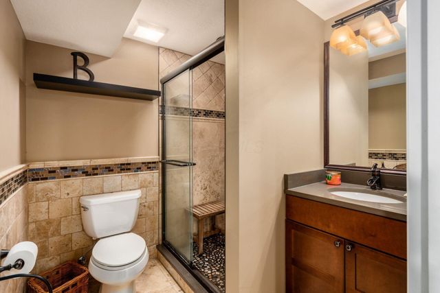 2070 Alum Village Drive, Lewis Center, OH 43035