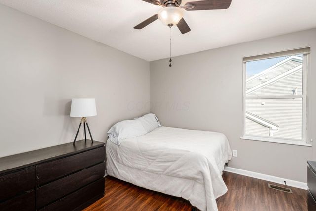 2070 Alum Village Drive, Lewis Center, OH 43035