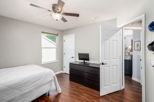 2070 Alum Village Drive, Lewis Center, OH 43035