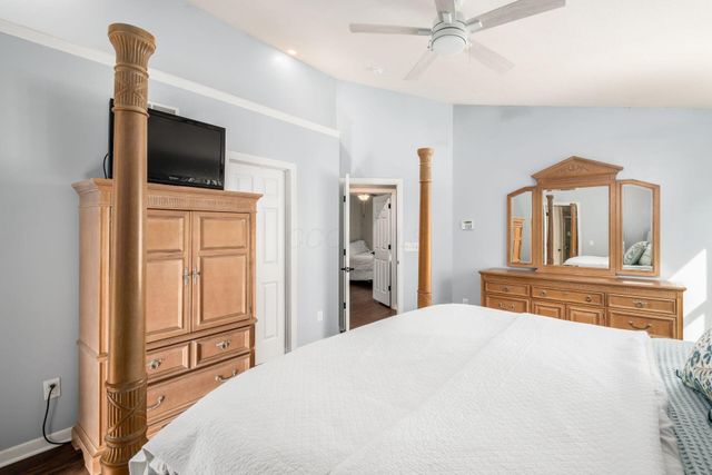 2070 Alum Village Drive, Lewis Center, OH 43035