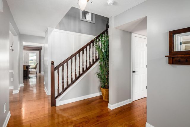 2070 Alum Village Drive, Lewis Center, OH 43035