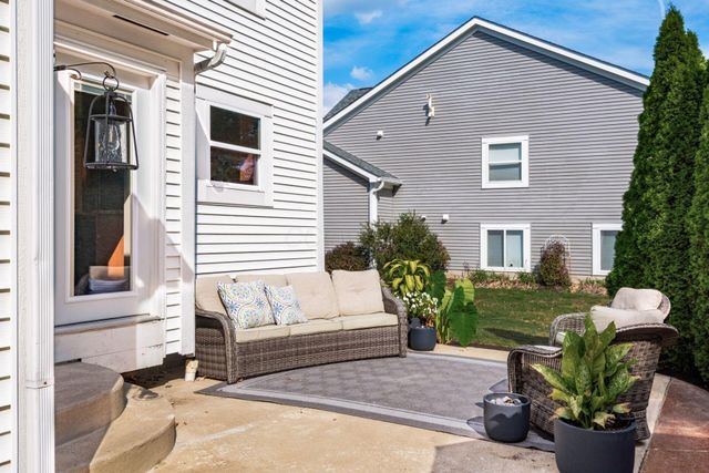 2070 Alum Village Drive, Lewis Center, OH 43035