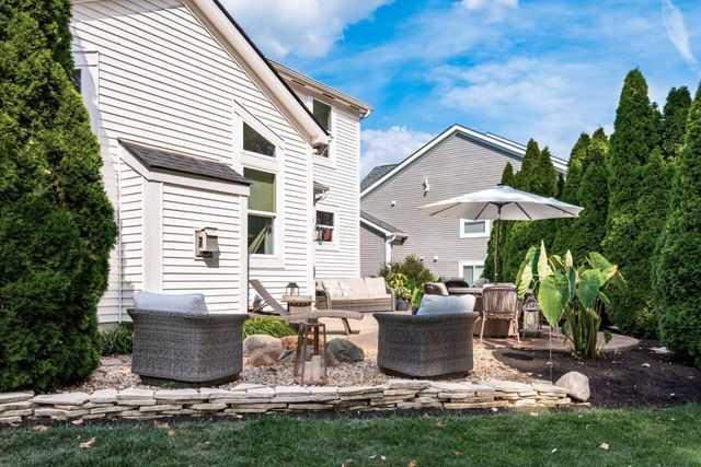 2070 Alum Village Drive, Lewis Center, OH 43035