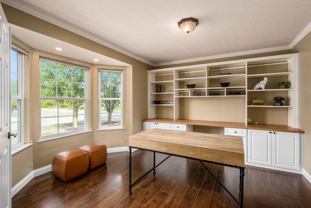 2070 Alum Village Drive, Lewis Center, OH 43035