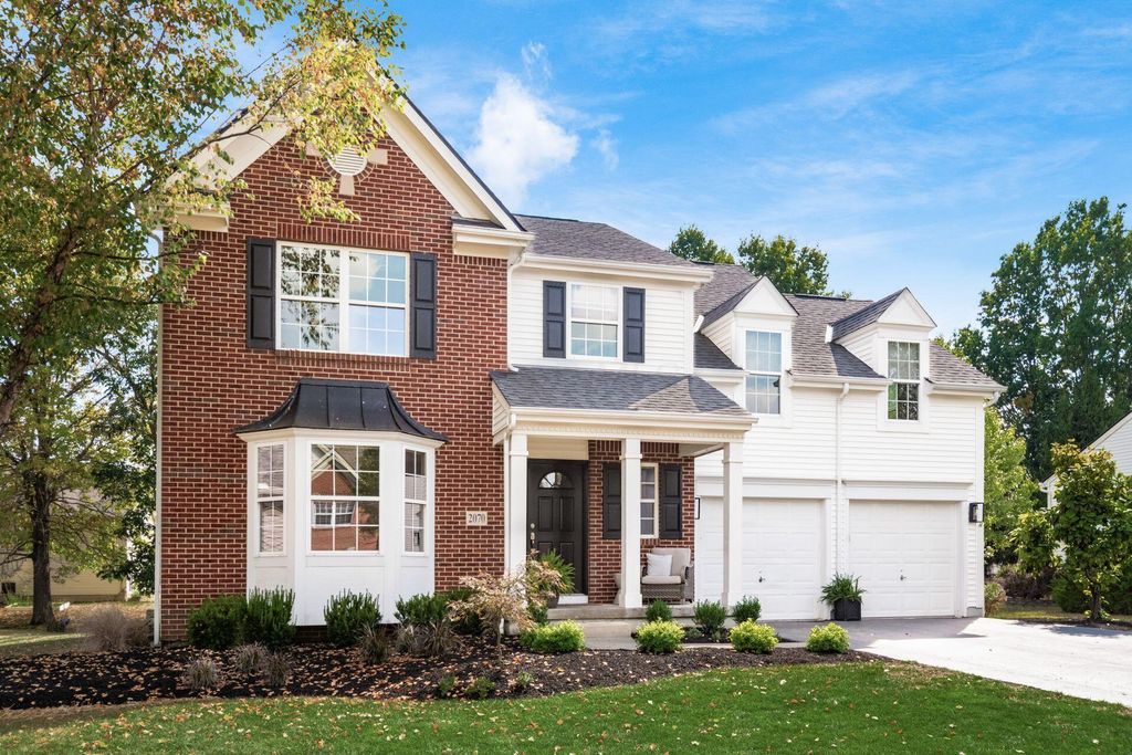 2070 Alum Village Drive, Lewis Center, OH 43035