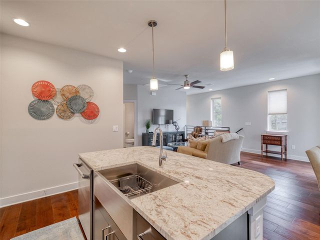 1205 Elm ST 8, Austin, TX 78703