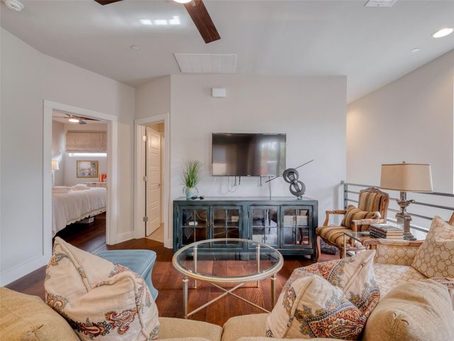 1205 Elm ST 8, Austin, TX 78703