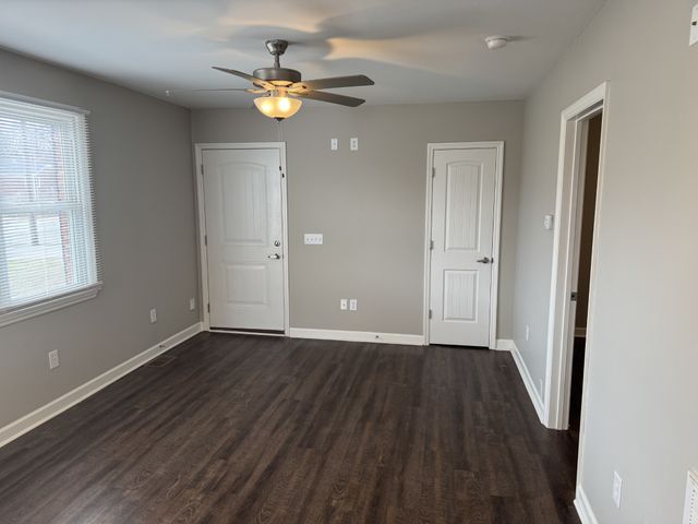 12 Fairway Dr, Nashville, TN 37214