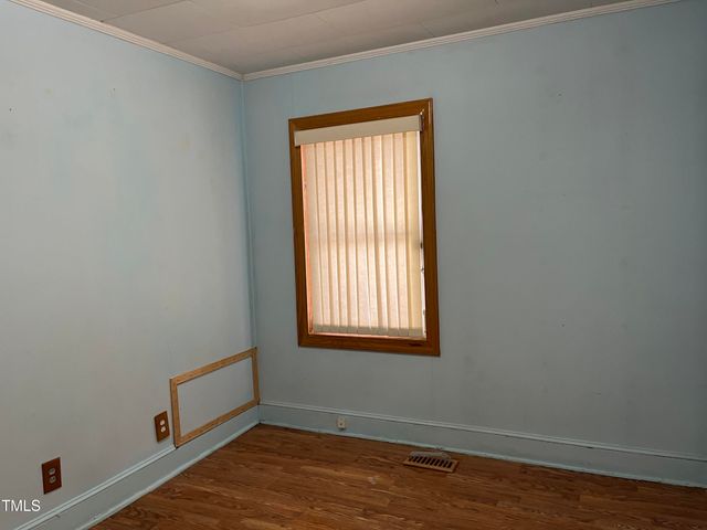 129 S Bullock Street, Henderson, NC 27536