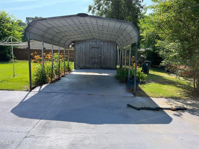 129 S Bullock Street, Henderson, NC 27536