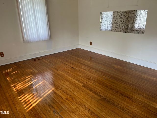 129 S Bullock Street, Henderson, NC 27536