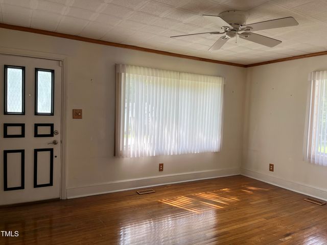 129 S Bullock Street, Henderson, NC 27536