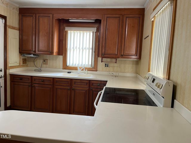 129 S Bullock Street, Henderson, NC 27536