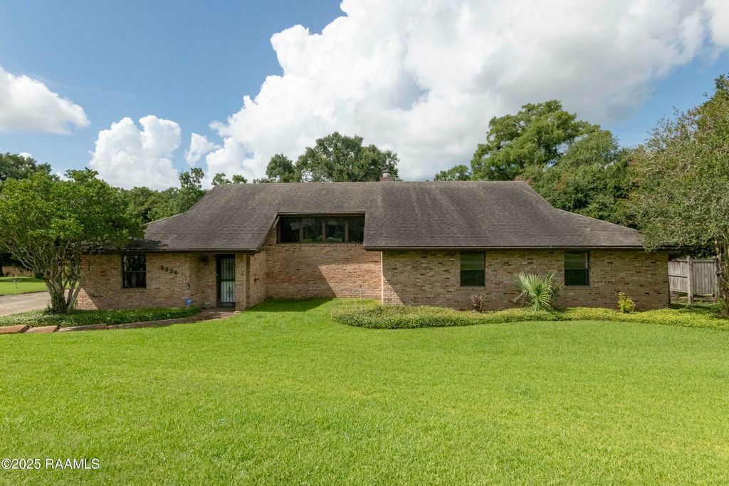 3936 Bayou Boulevard, New Iberia, LA 70563