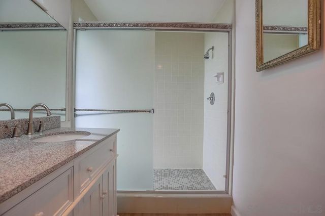 7255 Via Capri, La Jolla, CA 92037