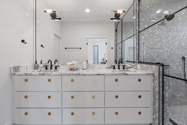 843B Dewees Ave, Nashville, TN 37204