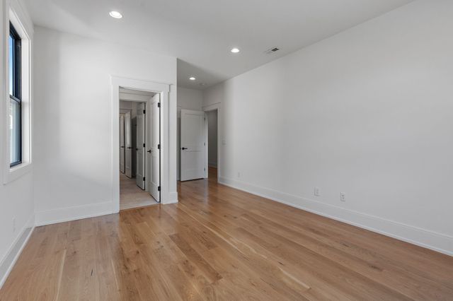 843B Dewees Ave, Nashville, TN 37204
