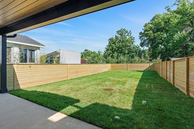 843B Dewees Ave, Nashville, TN 37204