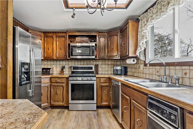 88 Roseland Terrace, Tiverton, RI 02878