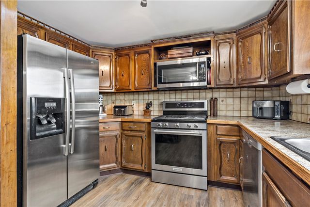 88 Roseland Terrace, Tiverton, RI 02878