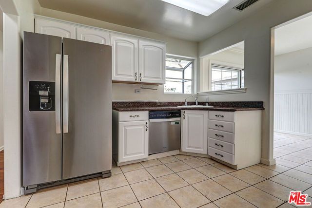 15601 Morrison Street, Encino (los Angeles), CA 91403