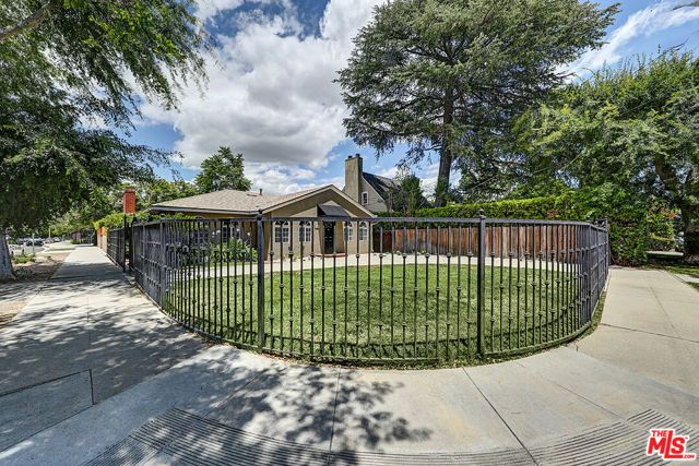 15601 Morrison Street, Encino (los Angeles), CA 91403