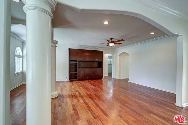 15601 Morrison Street, Encino (los Angeles), CA 91403
