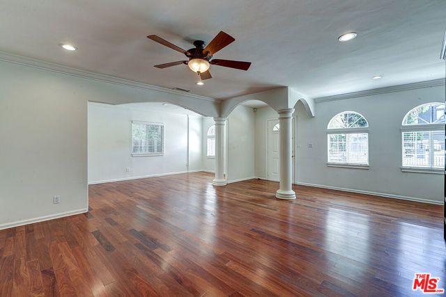 15601 Morrison Street, Encino (los Angeles), CA 91403