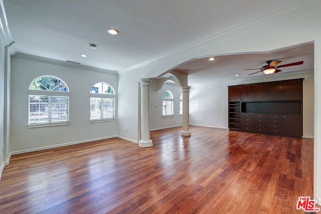 15601 Morrison Street, Encino (los Angeles), CA 91403